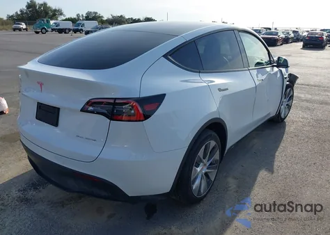 2021 Tesla Model Y Long Range Dual Motor All-Wheel Drive z USA, uszkodzony, nr VIN 5YJYGDEE0MF140471
